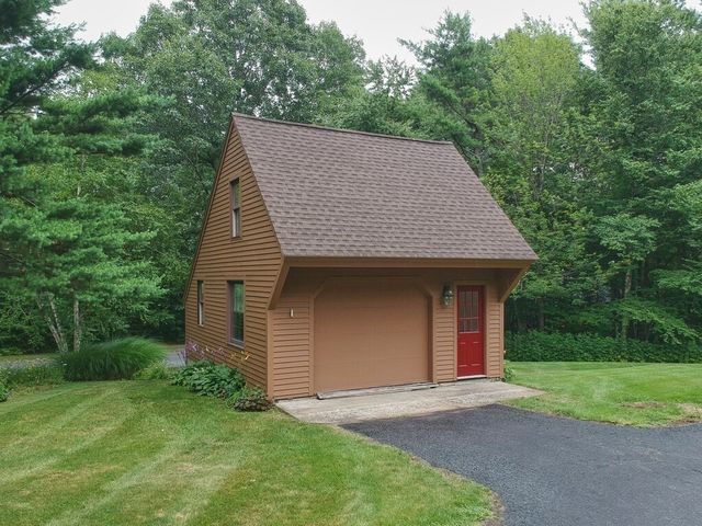 22 Oak Cir, Princeton, MA 01541