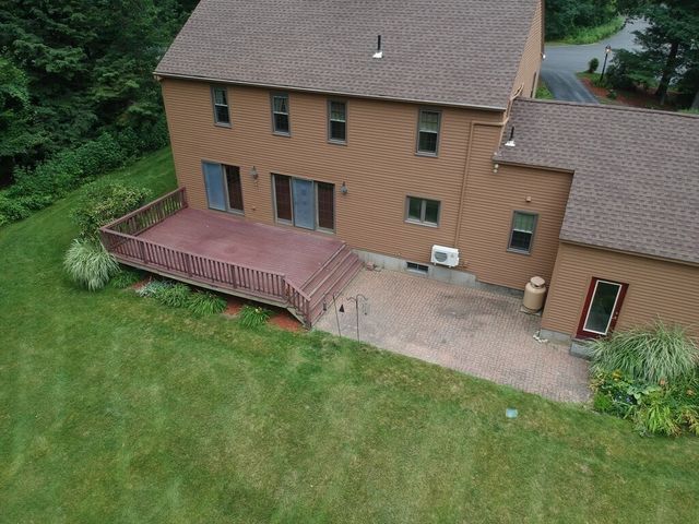 22 Oak Cir, Princeton, MA 01541