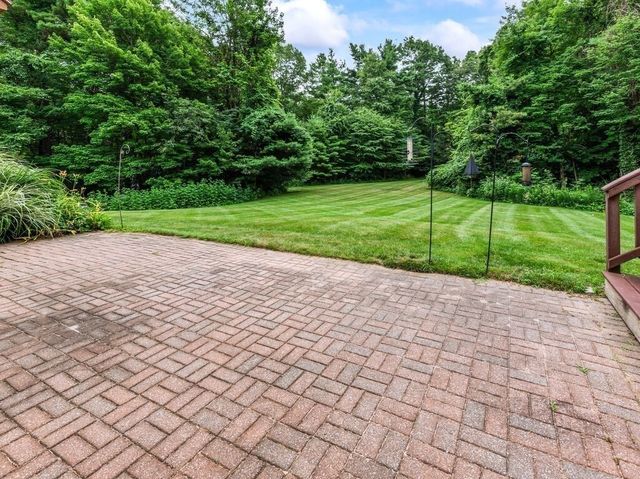 22 Oak Cir, Princeton, MA 01541