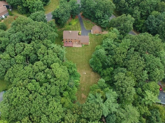 22 Oak Cir, Princeton, MA 01541