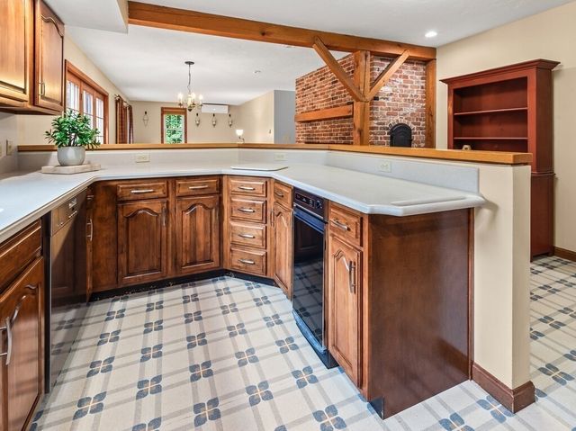 22 Oak Cir, Princeton, MA 01541
