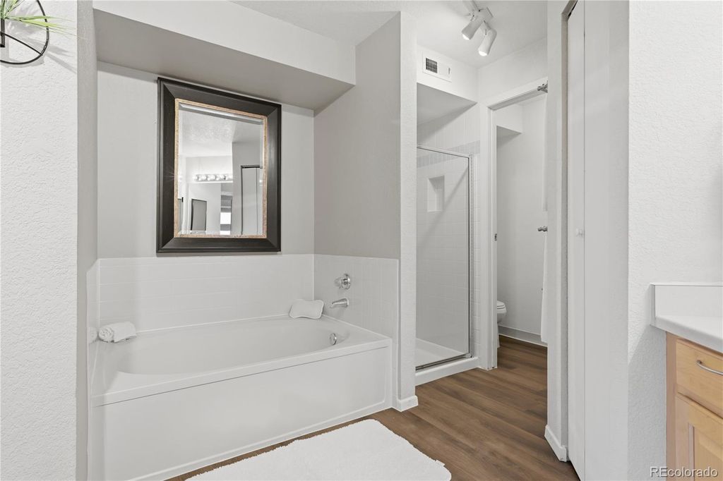 Image 20 of property listing at 6001 S Yosemite Street B202, Greenwood Village, CO 80111