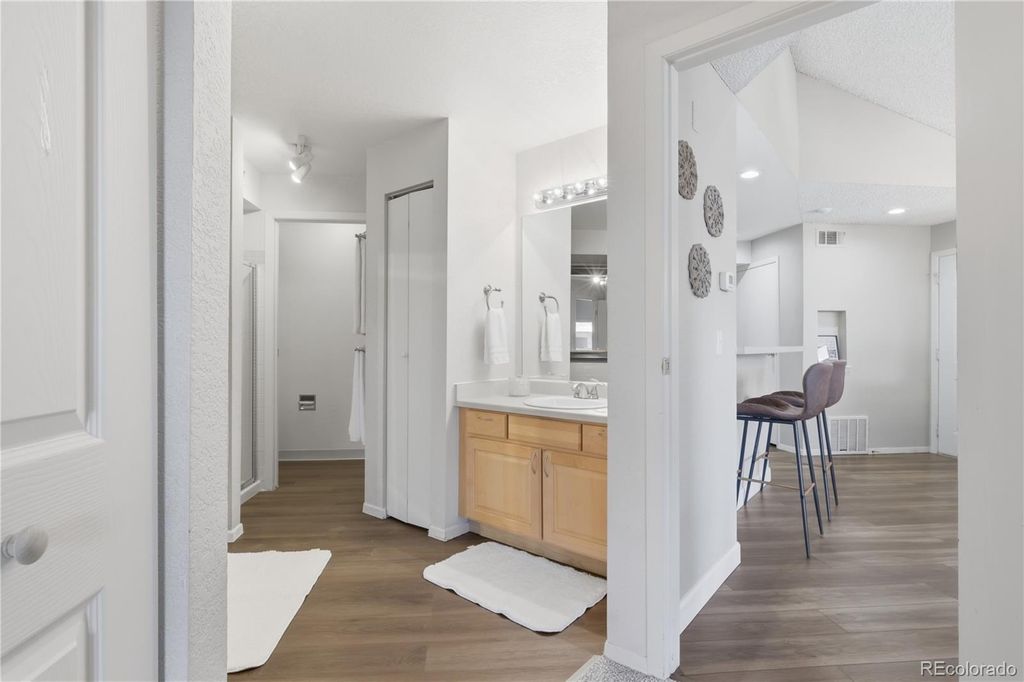 Image 22 of property listing at 6001 S Yosemite Street B202, Greenwood Village, CO 80111