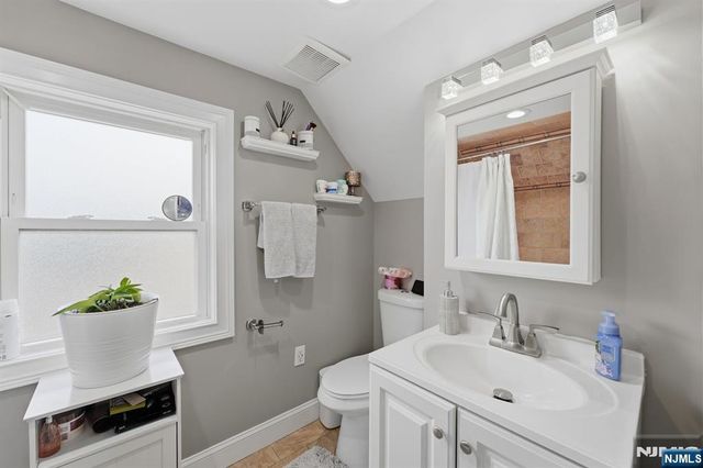 32 Willard Street, Garfield, NJ 07026