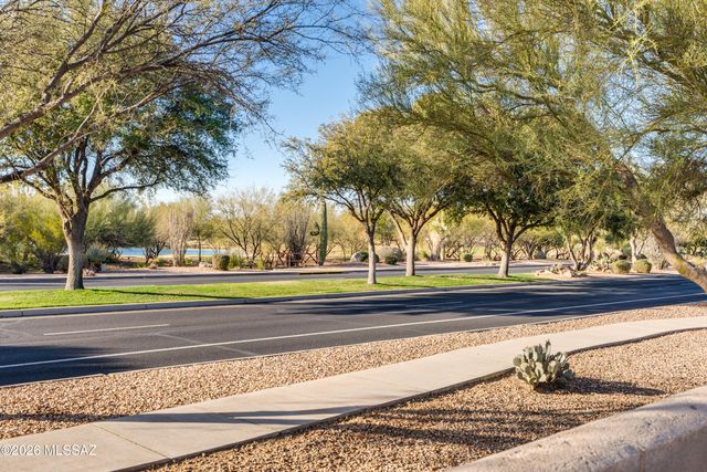 1001 N Desert Deer Ps, Green Valley, AZ 85614