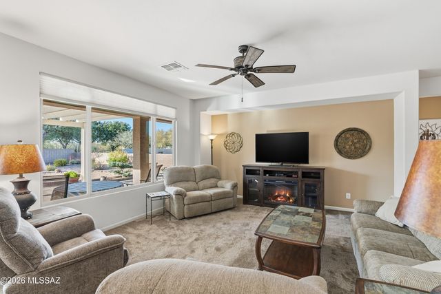 1001 N Desert Deer Ps, Green Valley, AZ 85614