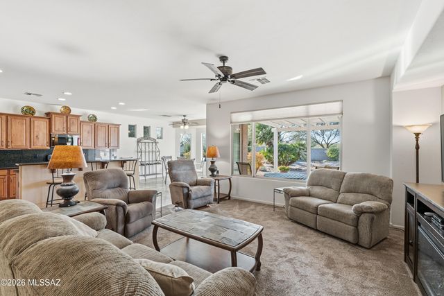 1001 N Desert Deer Ps, Green Valley, AZ 85614