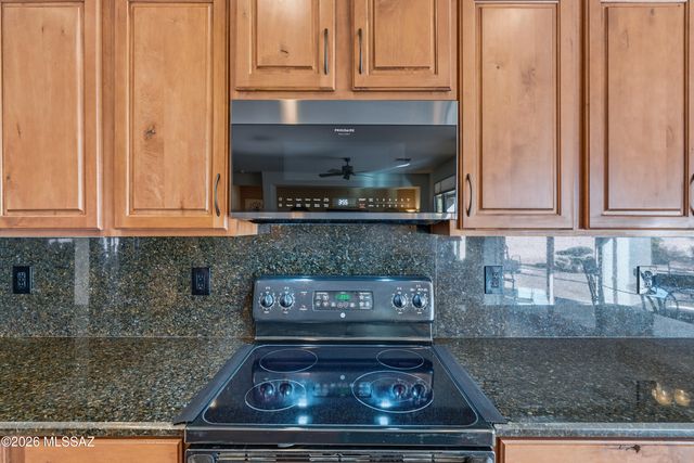 1001 N Desert Deer Ps, Green Valley, AZ 85614