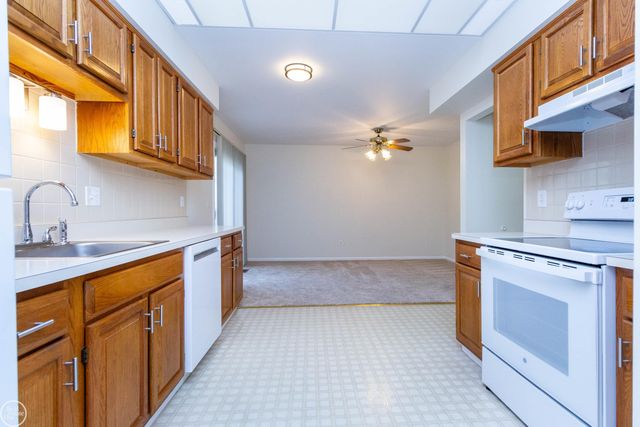 41415 Janet Circle, Clinton Twp, MI 48038
