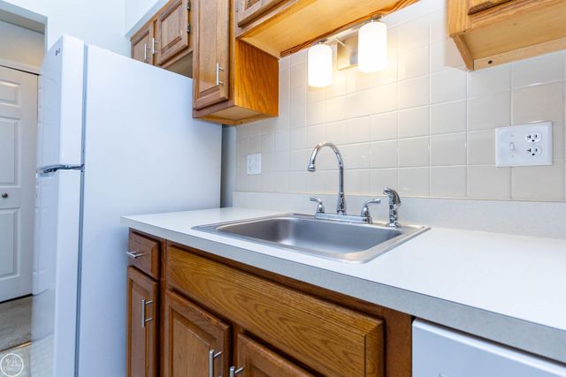 41415 Janet Circle, Clinton Twp, MI 48038
