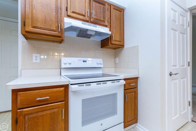 41415 Janet Circle, Clinton Twp, MI 48038