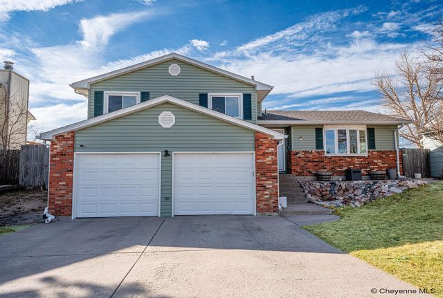 2117 BRIARWOOD LN, Cheyenne, WY 82009
