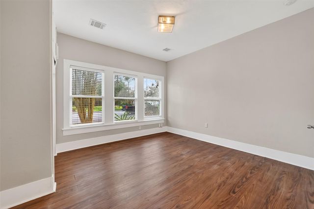 416 S Hardie Street, Alvin, TX 77511