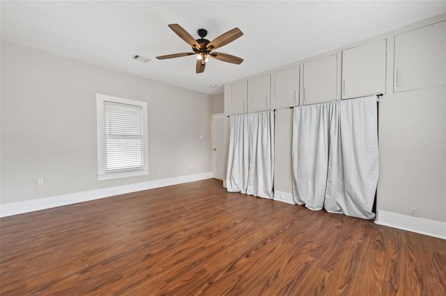 416 S Hardie Street, Alvin, TX 77511