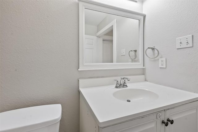 416 S Hardie Street, Alvin, TX 77511