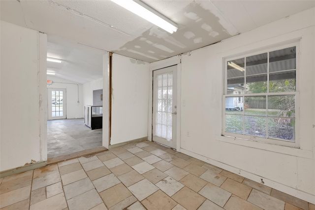 416 S Hardie Street, Alvin, TX 77511