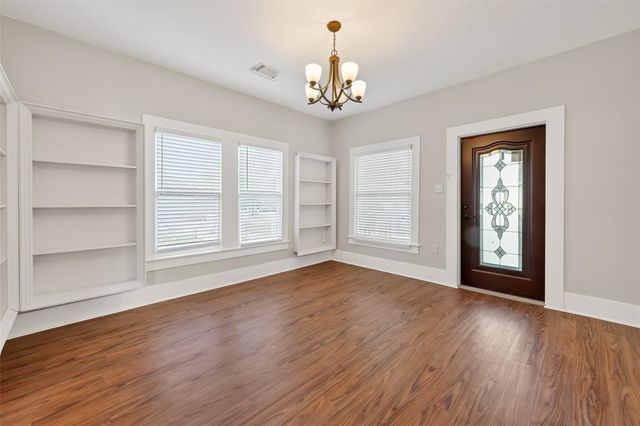 416 S Hardie Street, Alvin, TX 77511