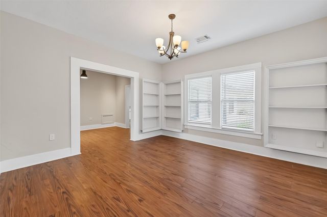 416 S Hardie Street, Alvin, TX 77511