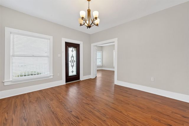 416 S Hardie Street, Alvin, TX 77511