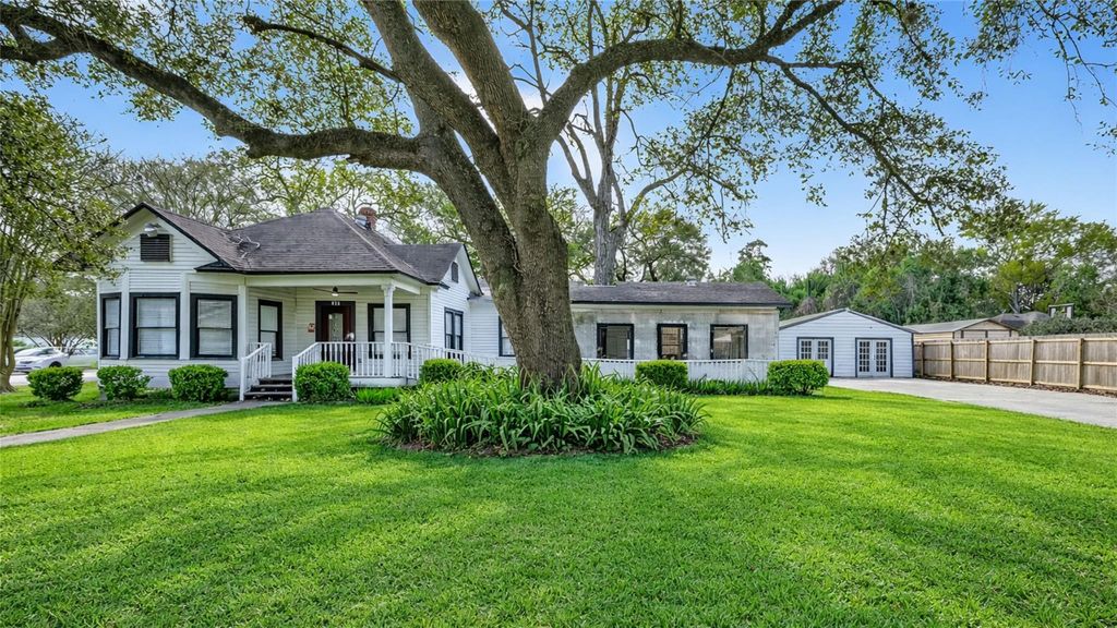 416 S Hardie Street, Alvin, TX 77511