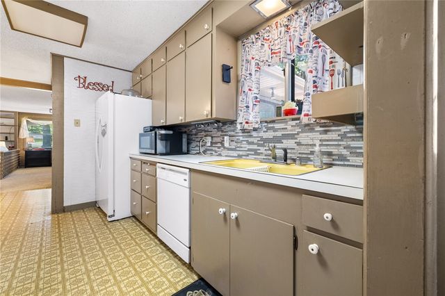 1123 N Liberty Street, Harrison, AR 72601