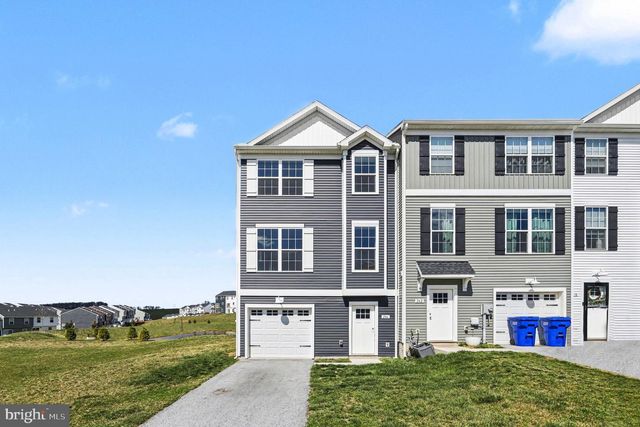 246 HUDSON BLVD, Red Lion, PA 17356