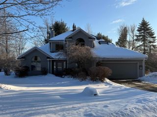 16 Sterling Springs Drive, Hartford, VT 05001