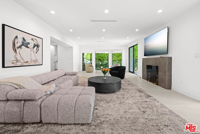 201 S Bedford Drive, Beverly Hills, CA 90212