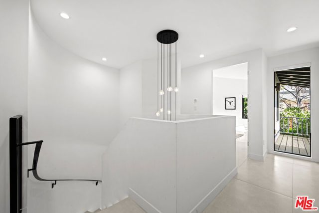 201 S Bedford Drive, Beverly Hills, CA 90212