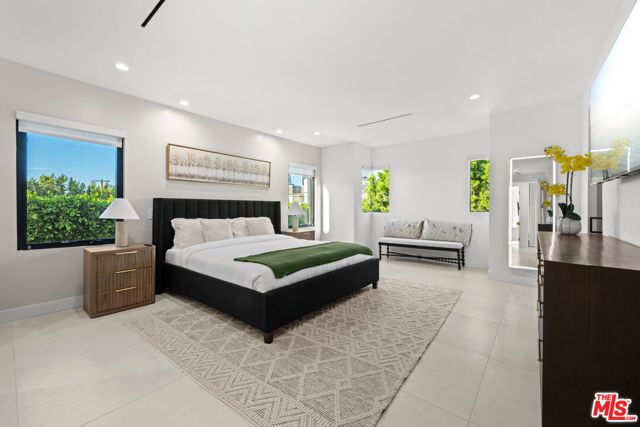 201 S Bedford Drive, Beverly Hills, CA 90212