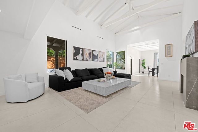 201 S Bedford Drive, Beverly Hills, CA 90212