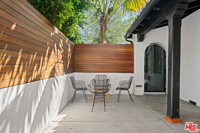 201 S Bedford Drive, Beverly Hills, CA 90212