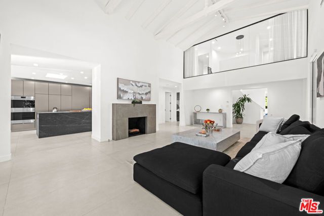 201 S Bedford Drive, Beverly Hills, CA 90212