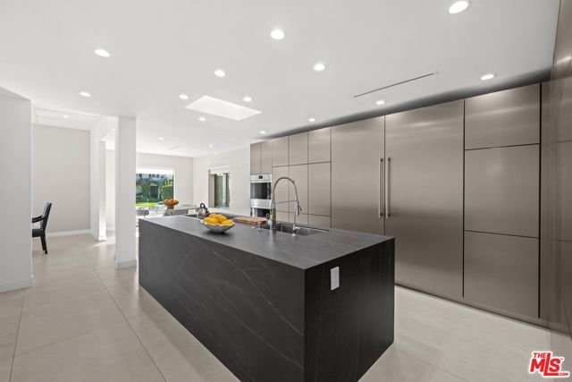 201 S Bedford Drive, Beverly Hills, CA 90212