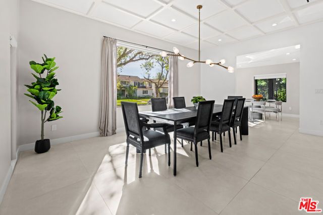 201 S Bedford Drive, Beverly Hills, CA 90212