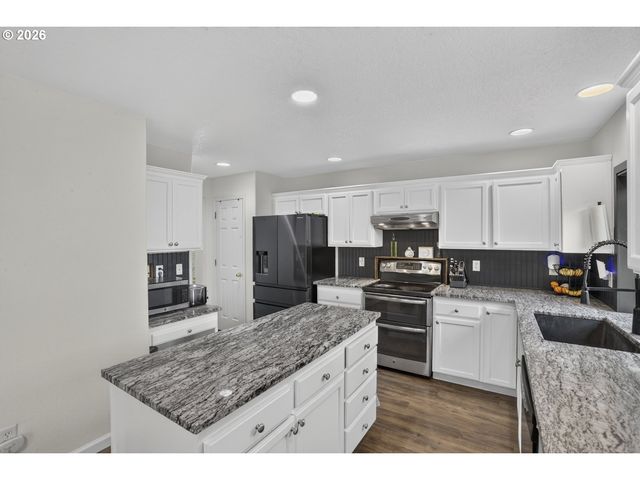 34703 ALPINE Ave, St Helens, OR 97051