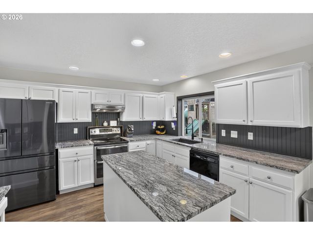 34703 ALPINE Ave, St Helens, OR 97051