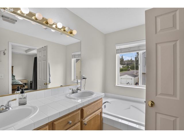 34703 ALPINE Ave, St Helens, OR 97051