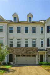 227 Eagle Dr, Cranberry Twp, PA 16066