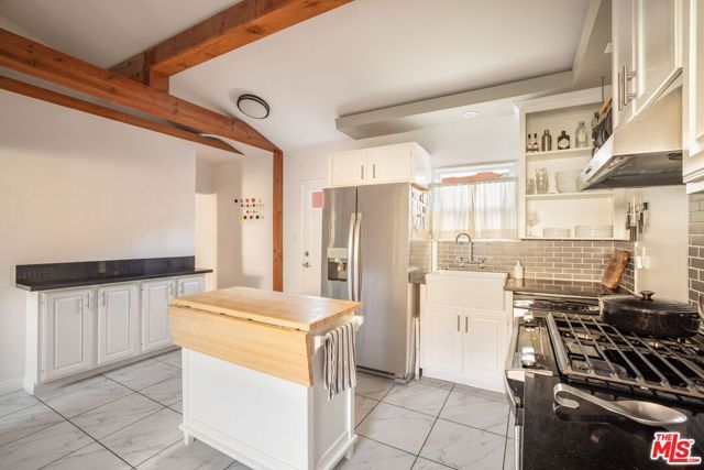 2464 Ocean Park Boulevard, Santa Monica, CA 90405