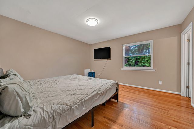 8127 Ashton LN, Roanoke, VA 24019