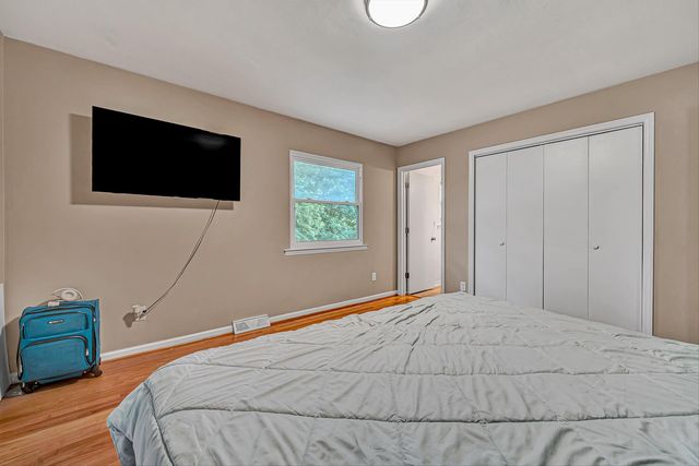 8127 Ashton LN, Roanoke, VA 24019