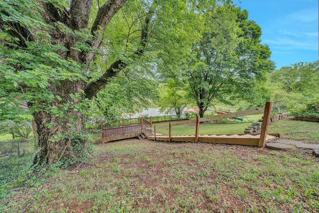 8127 Ashton LN, Roanoke, VA 24019