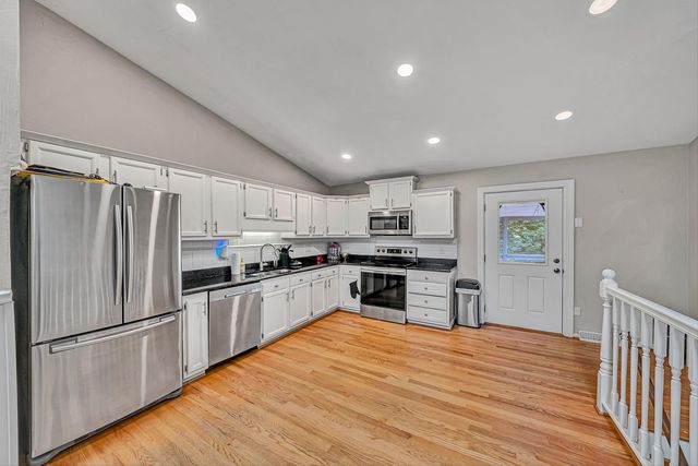 8127 Ashton LN, Roanoke, VA 24019