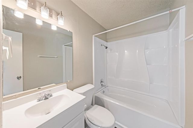 4713 Laverda Drive, Haltom City, TX 76117