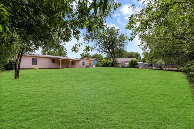 4713 Laverda Drive, Haltom City, TX 76117