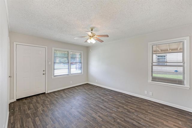 4713 Laverda Drive, Haltom City, TX 76117