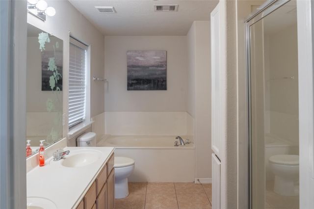 1187 Colt Creek Court, Alvin, TX 77511