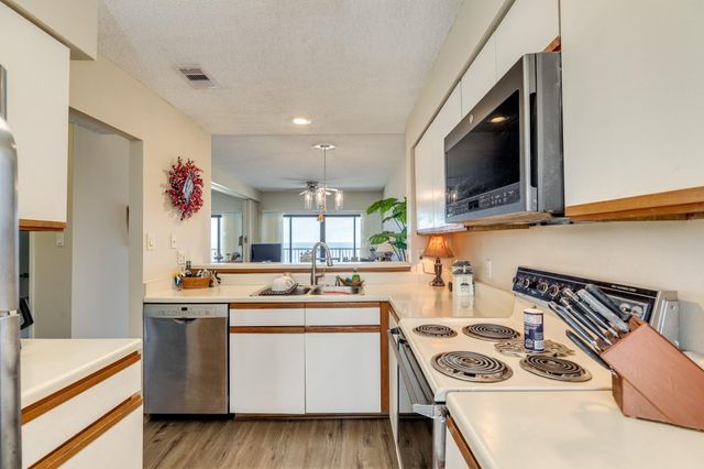 7700 Seawall Boulevard 703, Galveston, TX 77551