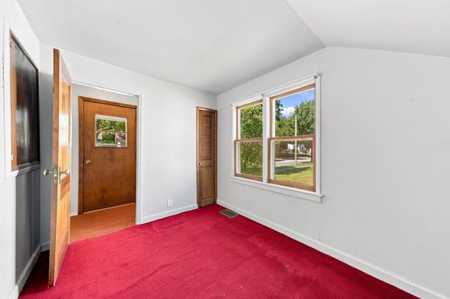 5210 Colfax Avenue N, Minneapolis, MN 55430